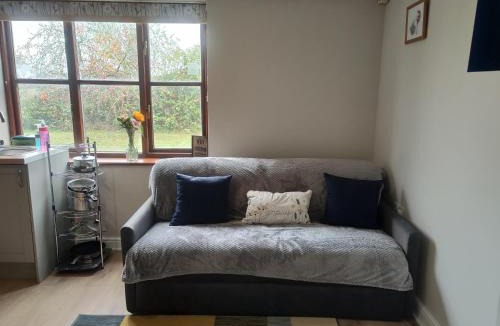 Preston Apartment | Tranquil Countryside Escape in Rural Kent- Pipistrelle View
