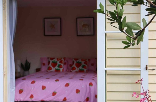 Whenuapai House | Tranquil Early 1900s Retreat in Auckland with Free Parking