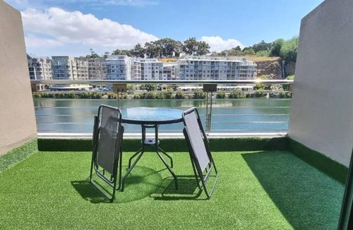 Eikenbosch Apartment | Tranquil Executive Apartment with Lake Views in Cape Town