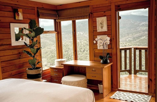 Hoekwil House | Tranquil forest retreat -Panoramicmountain views