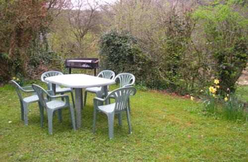 Couvin House | Tranquil Forestside Cottage