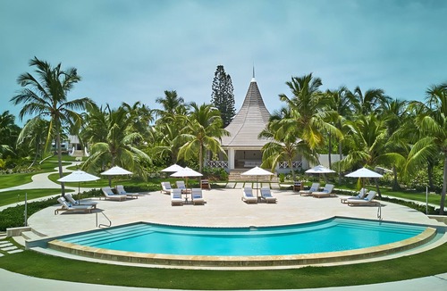 Governor's Harbour Villa | Tranquil Garden Stay for a Relaxing Escape with Private Veranda & Lush Views