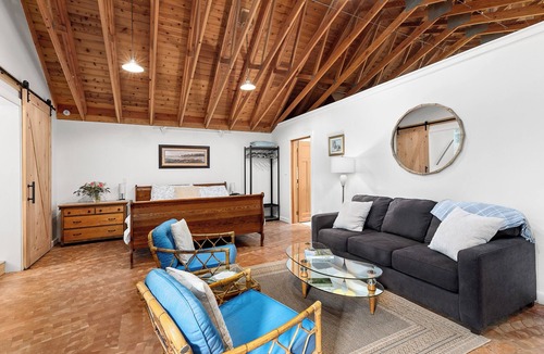 Rollingbay Apartment | Tranquil Garden Apartment Next to The Grand Forest on Bainbridge Island