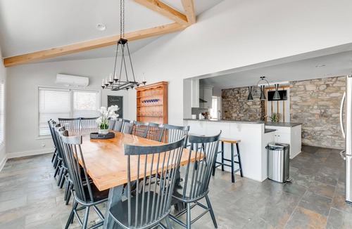 Lakeview House | Tranquil Getaway | 5BR Home with Sauna