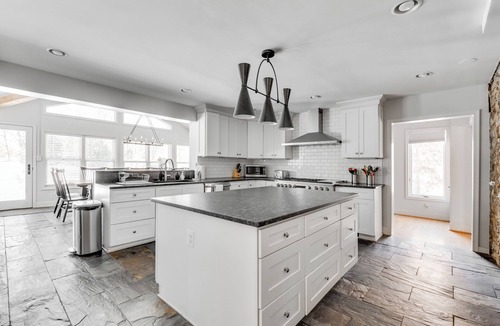 Lakeview House | Tranquil Getaway | 5BR Home with Sauna