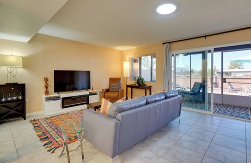 Continental Vistas House | Tranquil Green Valley Home w/Screened Porch
