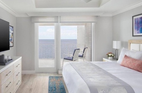 Charlotte Harbor Hotel | Tranquil Harbor Escape – 2 Villas with 3 Bedrooms for Wellness Seekers