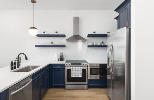 Cleveland Park Condo | Tranquil Haven Close to Broadway with Free Parking