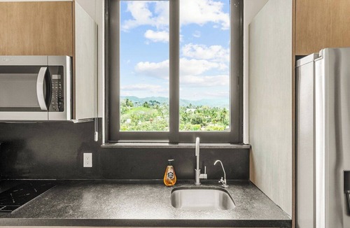 San Francisco Condo | Tranquil Jungle and Ocean View Penthouse with Pool and Hot Tub