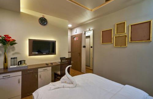 Pune Hotel | Tranquil La Casa