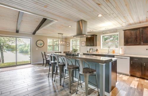 Tomahawk House | Tranquil Lakefront Cabin: Fire Pit, Grill & Patio