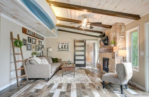 Tomahawk House | Tranquil Lakefront Cabin: Fire Pit, Grill & Patio