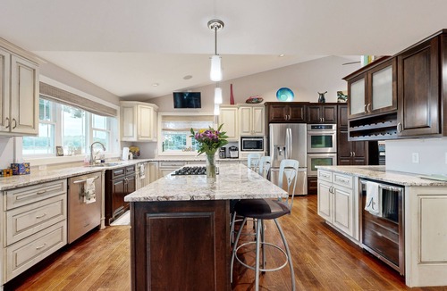 Lodi House | Tranquil Lakefront Retreat with Breathtaking Views and Cozy Firepit