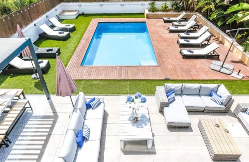 Vallpineda Villa | Tranquil large 6 bedroom family Villa sleeps 15 near Sitges