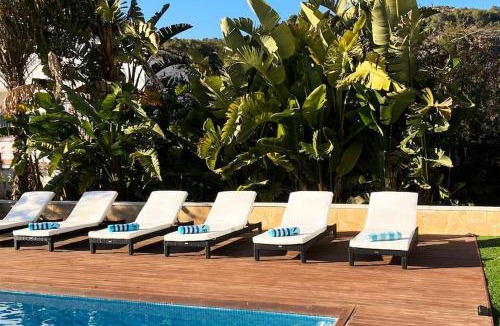 Vallpineda Villa | Tranquil large 6 bedroom family Villa sleeps 15 near Sitges