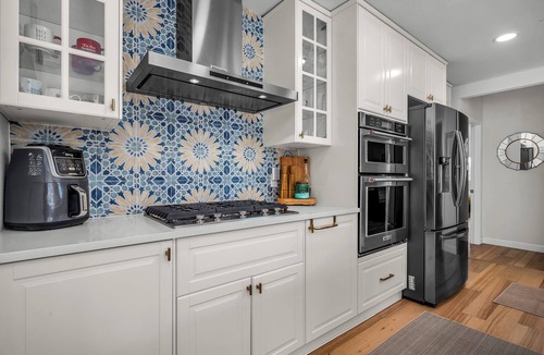Los Angeles House | Tranquil & Light-Filled 3BR Retreat in El Sereno