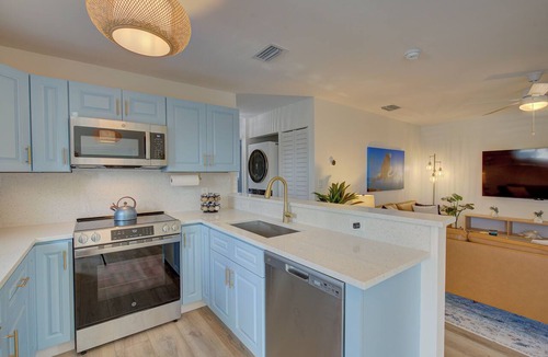 Dunedin Condo | Tranquil Locale King Beds 3 Miles 2 Downtown 1 Mile To Honeymoon Island