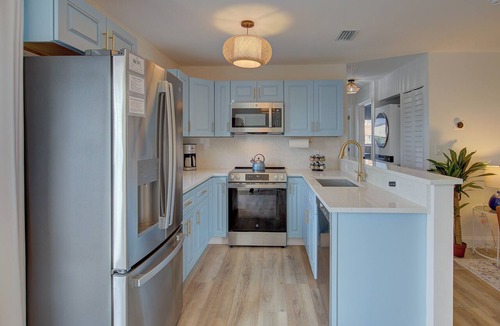 Dunedin Condo | Tranquil Locale King Beds 3 Miles 2 Downtown 1 Mile To Honeymoon Island