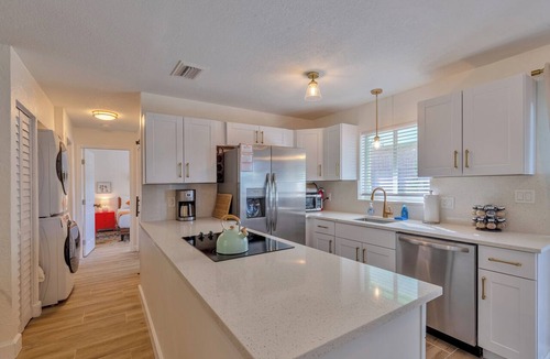 Dunedin Condo | Tranquil Location King Beds Off Dunedin Causeway 1 Mile 2 Honeymoon Island