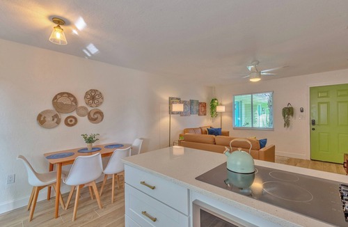 Dunedin Condo | Tranquil Location King Beds Off Dunedin Causeway 1 Mile 2 Honeymoon Island