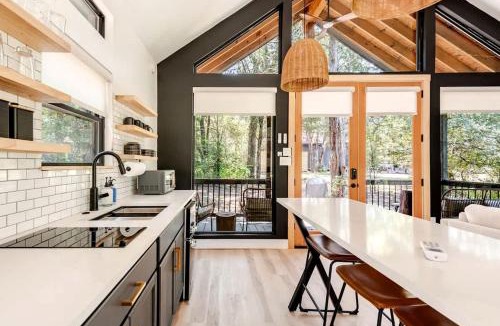 Cedar Creek House | Tranquil Modern Cabin with Friendly Farm Animals & Pond Views Near Cedar Creek, Texas