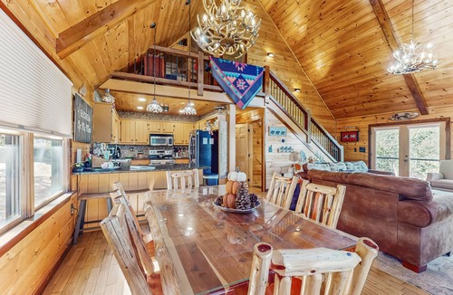 Necowa Cove Cabin | Tranquil mountain cabin with stunning views, hot tub & dog friendly