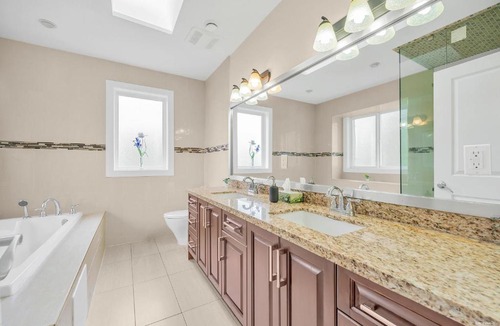 Vancouver South House | Tranquil Oakridge Mall Area Ensuite Stay - near Skytrain Station