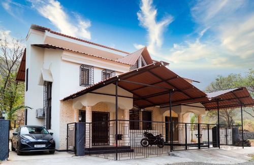 Karjat Villa | Tranquil Oasis - A Villa Escape 6BHK with AC, Wi-Fi