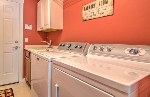 VeronaWalk Villa | Tranquil Oasis: Unwind in Naples' Hidden Gem With Amazing Amenities!