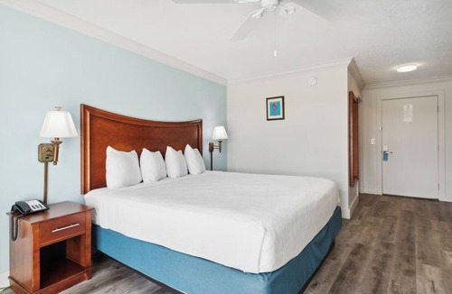 Neptune Beach Hotel | Tranquil Ocean View Suite, with Pool: Ideal for Adventure Seekers & Sunshine