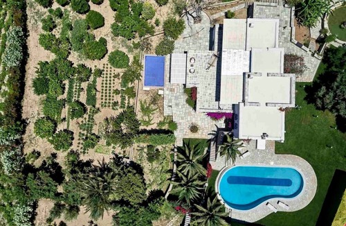 Nea Cryssi Akti Villa | Tranquil Paros Villa | 5 Bedroom Villa | Large Private Swimming Pool & Veranda with Sea Views | Sarakiniko
