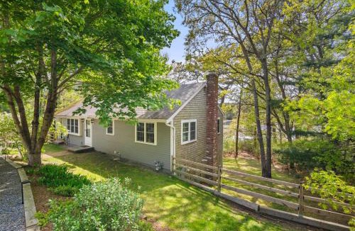 East Dennis House | Tranquil Pond-View Escape in Dennis
