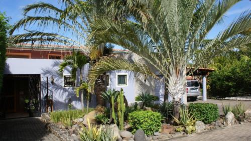 Panama Beach House | Tranquil Poolside Retreat in Playa Panama, Papagayo Bay
