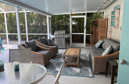 Riverview Estates House | Tranquil private pool home near Siesta Key Beach