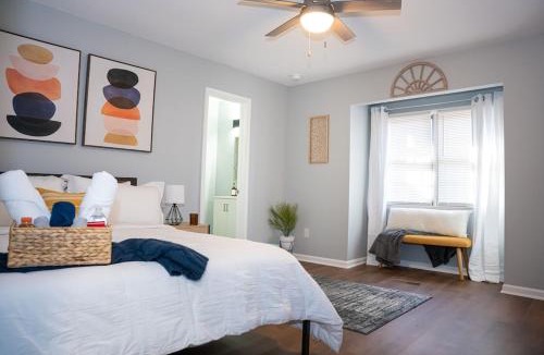 Winston - Salem Villa | Tranquil Retreat: Modern 3BR Townhome in Winston Salem in a Great Location