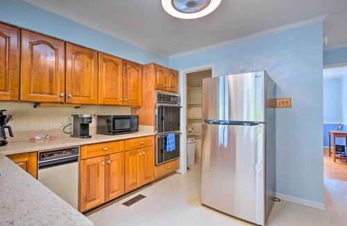 Weems House | Tranquil River House w/ Grill & Views, Near Town!