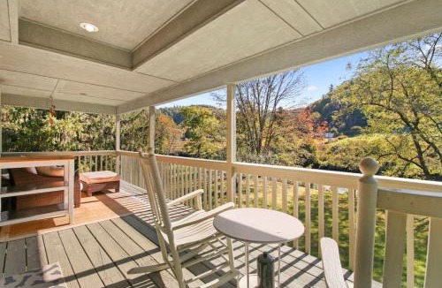 West Jefferson House | Tranquil Riverfront Living at Sasquatch Cabin!