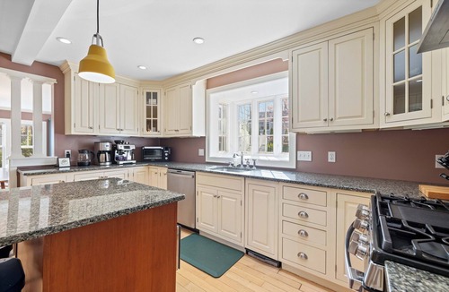 Kennebunk House | Tranquil Seaside Oasis at Mother's Beach