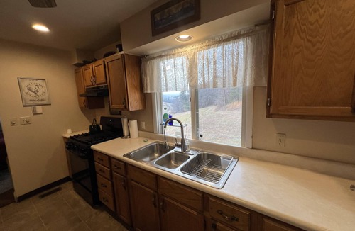 Kunkletown House | Tranquil Secluded Getaway With Spectacular Mountain Views