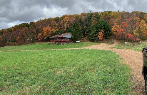 Kunkletown House | Tranquil Secluded Getaway With Spectacular Mountain Views