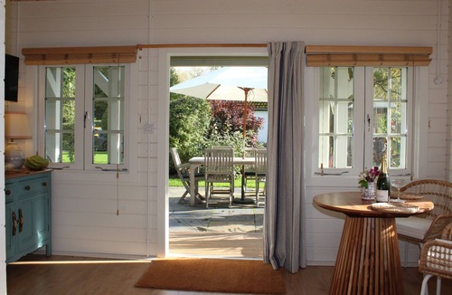 Woolstone Cabin | Tranquil setting at the foot of White Horse Hill, The Downs & The Ridgeway Path