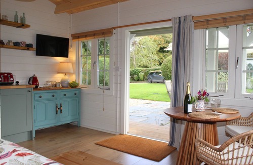 Woolstone Cabin | Tranquil setting at the foot of White Horse Hill, The Downs & The Ridgeway Path