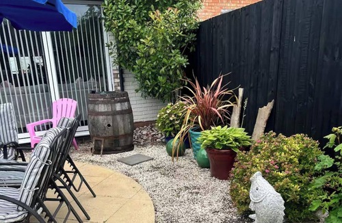 Solihull House | Tranquil Solihull Retreat - 3 Bedroom House