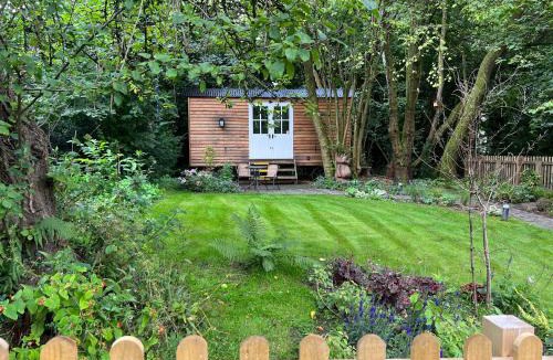 Cinderford Ski Chalet | Tranquil Spot Shepherds Hut