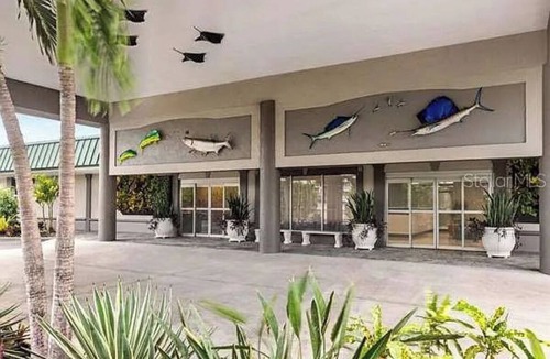 Trailer Estates Apartment | Tranquil Studio Condo located on marina in Sarasota FL. A boater's paradise.