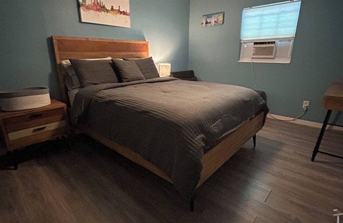 Carver City - Lincoln Gardens Apartment | Tranquil studio with AC in sunny Tampa