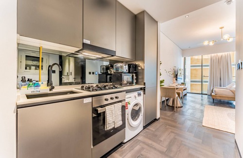 Jadaf Apartment | Tranquil Studio with City View, O10 Building