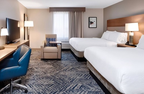 Macomb Hotel | Tranquil Suite Ideal for Extended Stays Macomb Attractions - Pet Friendly!