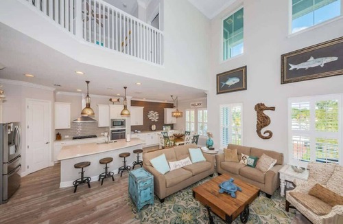 Redington Beach House | Tranquil Tarpon Cottage - Large Swim Spa