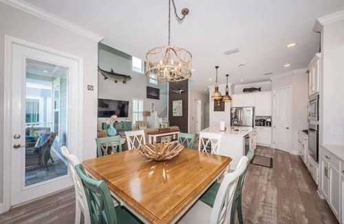 Redington Beach House | Tranquil Tarpon Cottage - Large Swim Spa